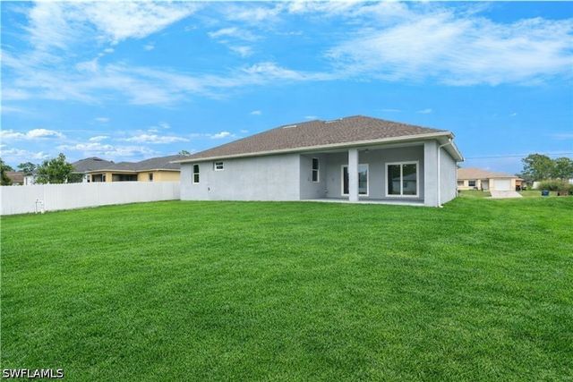 1043 Albert AVE, Lehigh Acres, FL 33971