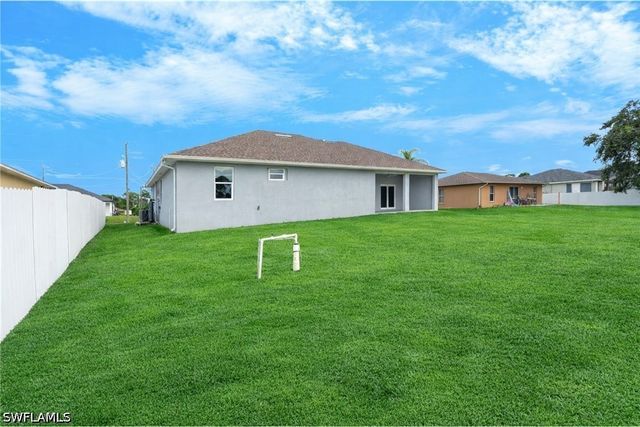 1043 Albert AVE, Lehigh Acres, FL 33971