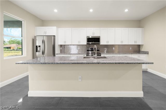 1043 Albert AVE, Lehigh Acres, FL 33971