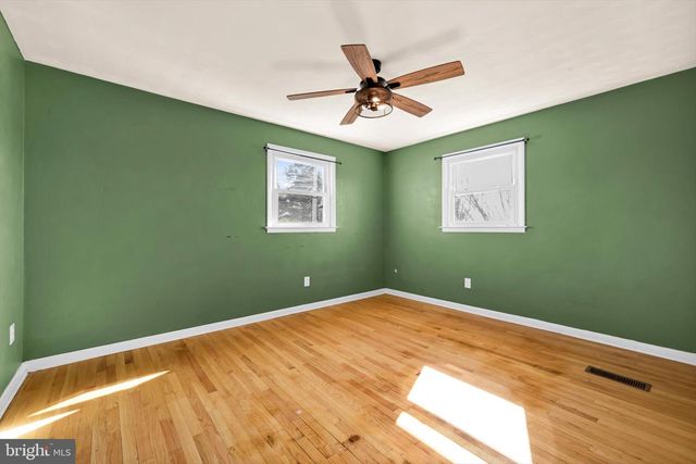 2401 BELAIR DR, Dover, PA 17315