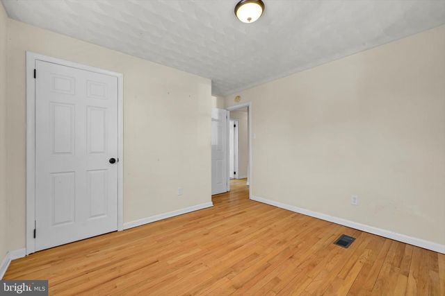 2401 BELAIR DR, Dover, PA 17315