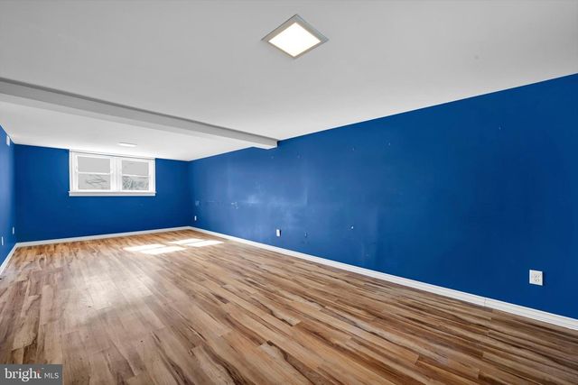 2401 BELAIR DR, Dover, PA 17315