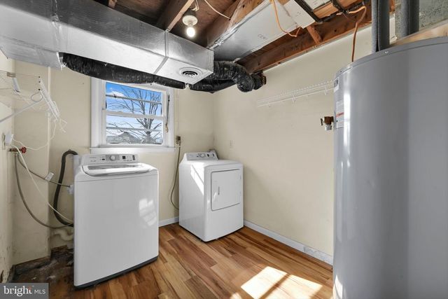 2401 BELAIR DR, Dover, PA 17315