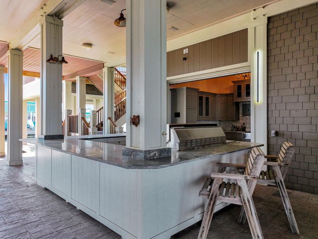 1239 Lagoon Drive, Crystal Beach, TX 77650