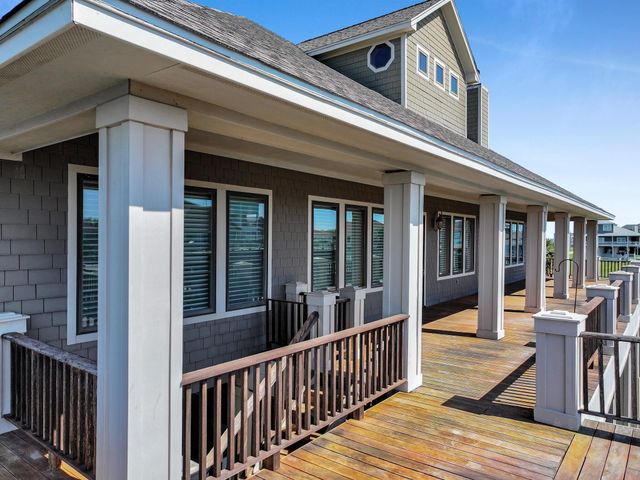 1239 Lagoon Drive, Crystal Beach, TX 77650