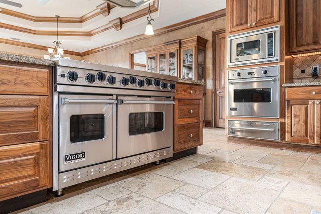 1239 Lagoon Drive, Crystal Beach, TX 77650