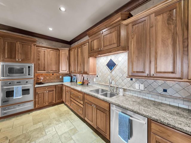 1239 Lagoon Drive, Crystal Beach, TX 77650