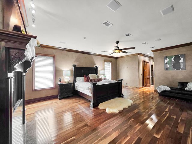 1239 Lagoon Drive, Crystal Beach, TX 77650