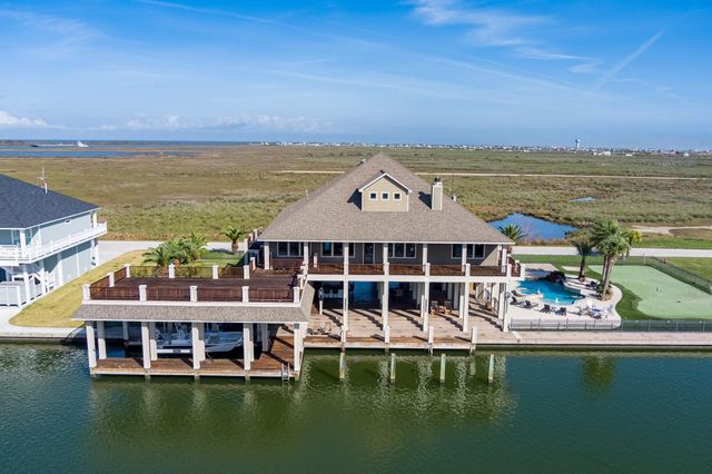 1239 Lagoon Drive, Crystal Beach, TX 77650