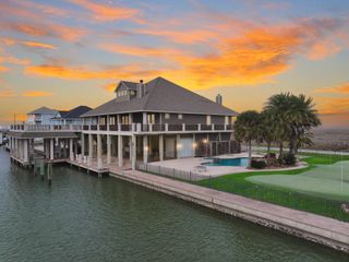 1239 Lagoon Drive, Crystal Beach, TX 77650