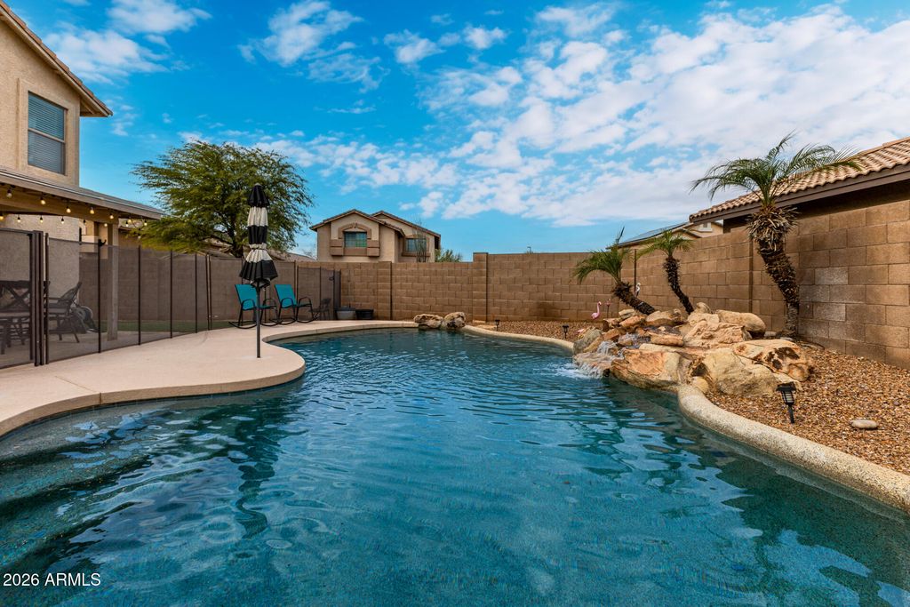 Image 4 of property listing at 23219 N 21ST Place, Phoenix, AZ 85024