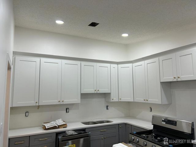 223 Wycoff Way West Way, East Brunswick, NJ 08816