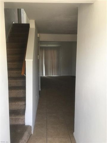 3707 Sugar Creek CIR, Portsmouth, VA 23703