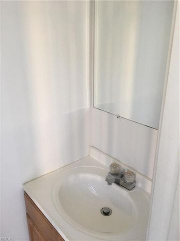 3707 Sugar Creek CIR, Portsmouth, VA 23703