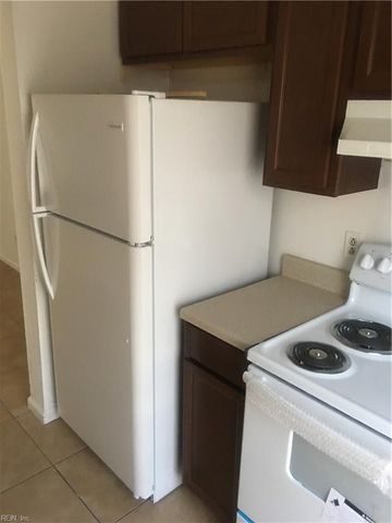 3707 Sugar Creek CIR, Portsmouth, VA 23703