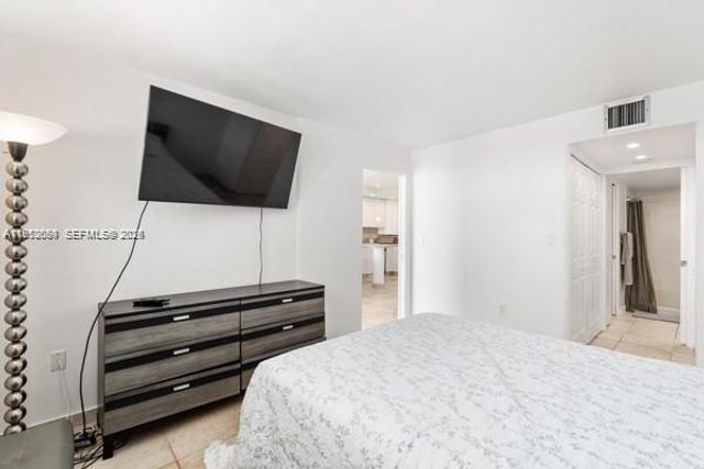 465 Ocean Dr 524, Miami Beach, FL 33139