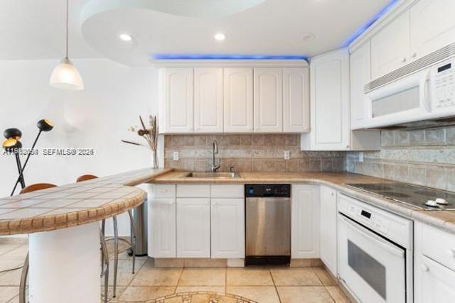 465 Ocean Dr 524, Miami Beach, FL 33139