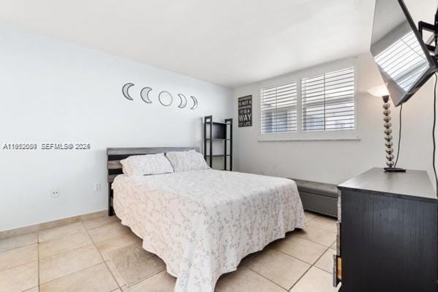 465 Ocean Dr 524, Miami Beach, FL 33139