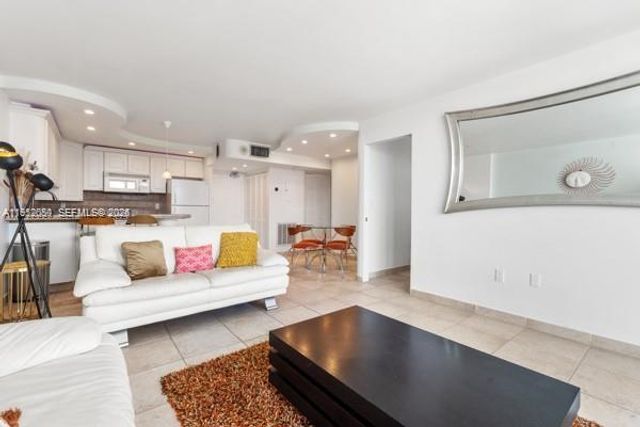 465 Ocean Dr 524, Miami Beach, FL 33139