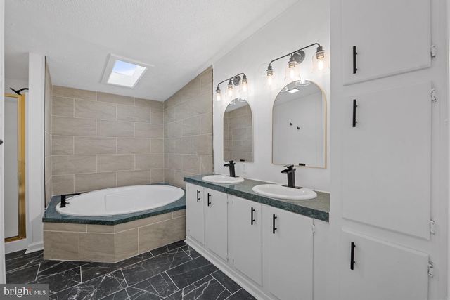 402 BOONES DR, Lothian, MD 20711