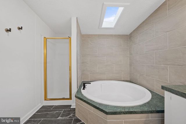 402 BOONES DR, Lothian, MD 20711