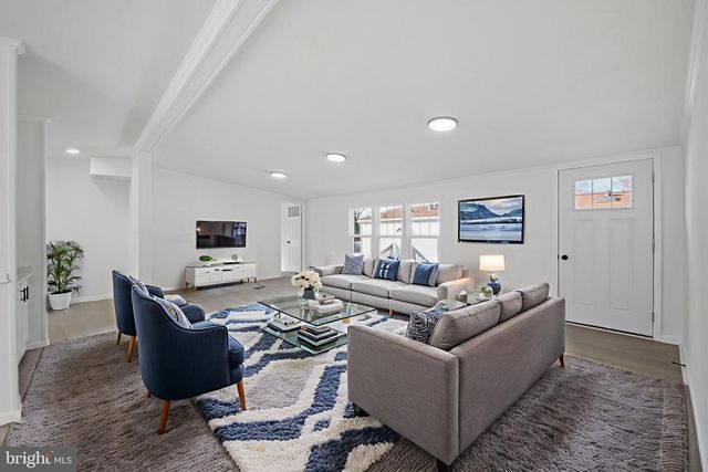 402 BOONES DR, Lothian, MD 20711