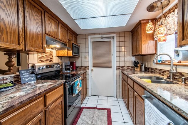 3629 Panama Dr, Corpus Christi, TX 78415