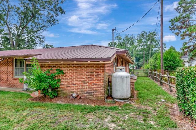 1004 Iona Street, Fairmont, NC 28340