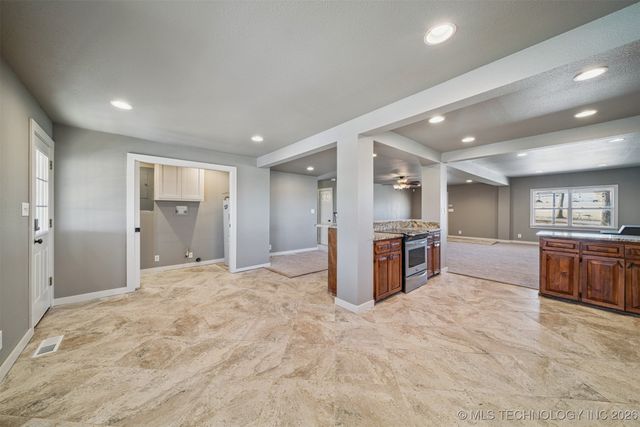 2729 Bowman Road 496, Mannford, OK 74044