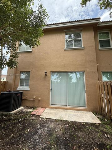 2462 SE 15th Ct, Homestead, FL 33035