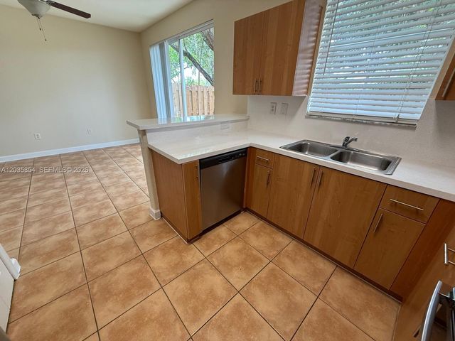 2462 SE 15th Ct, Homestead, FL 33035