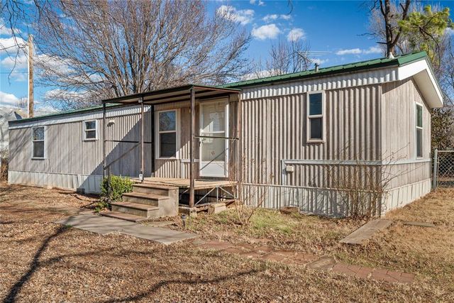 723 S 3rd Street, Kingfisher, OK 73750