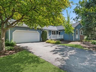 1323 Auburn Avenue, Naperville, IL 60565