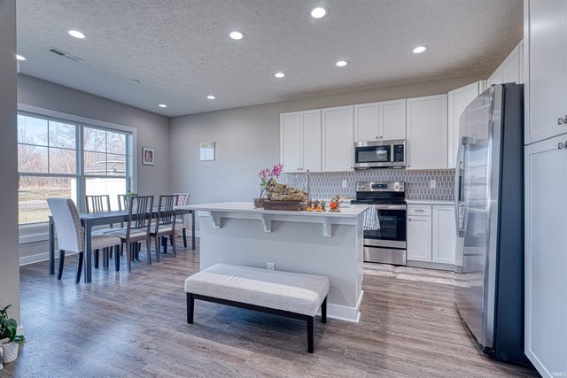 3529 Montgomery Court, Newburgh, IN 47630