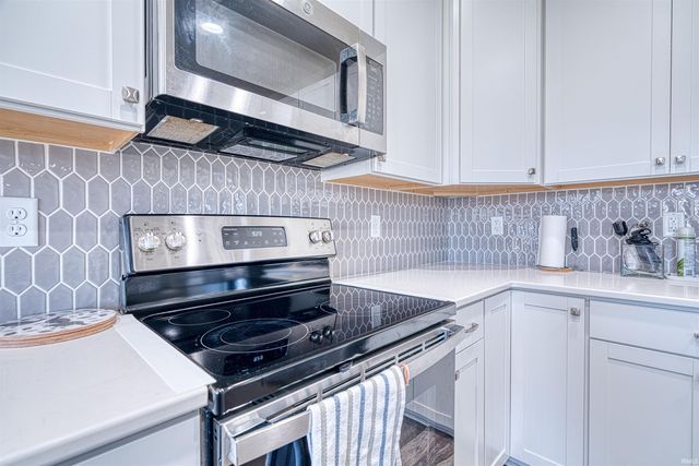 3529 Montgomery Court, Newburgh, IN 47630