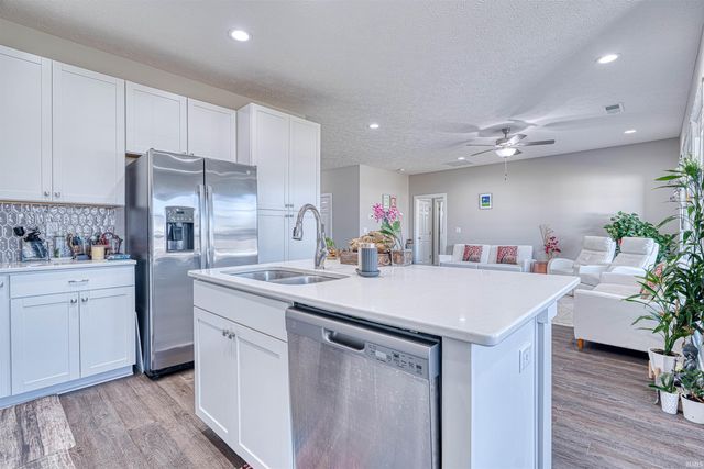 3529 Montgomery Court, Newburgh, IN 47630