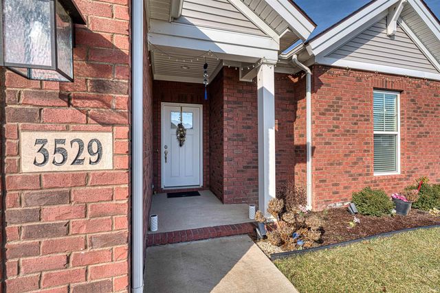 3529 Montgomery Court, Newburgh, IN 47630