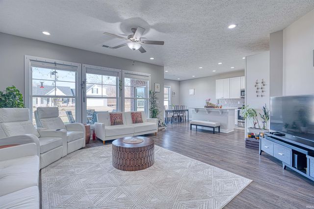 3529 Montgomery Court, Newburgh, IN 47630