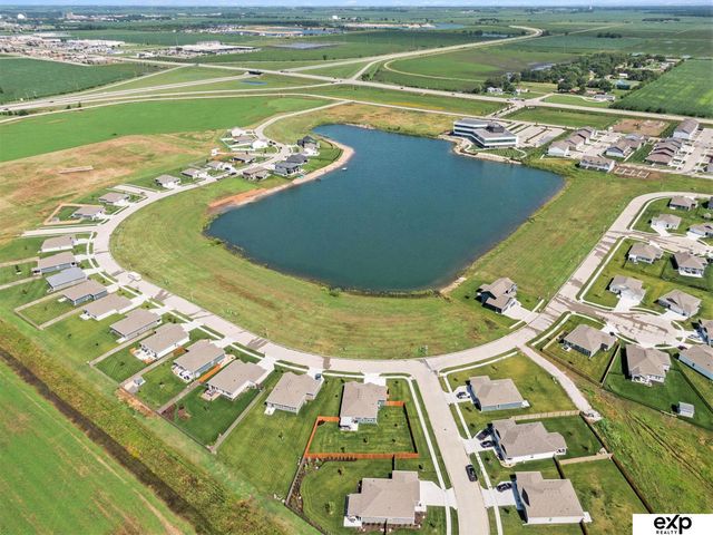 1882 Kara Way, Fremont, NE 68028