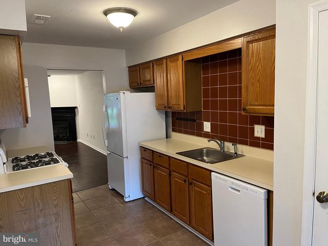 32 WYCKWOOD CT, Newtown, PA 18940