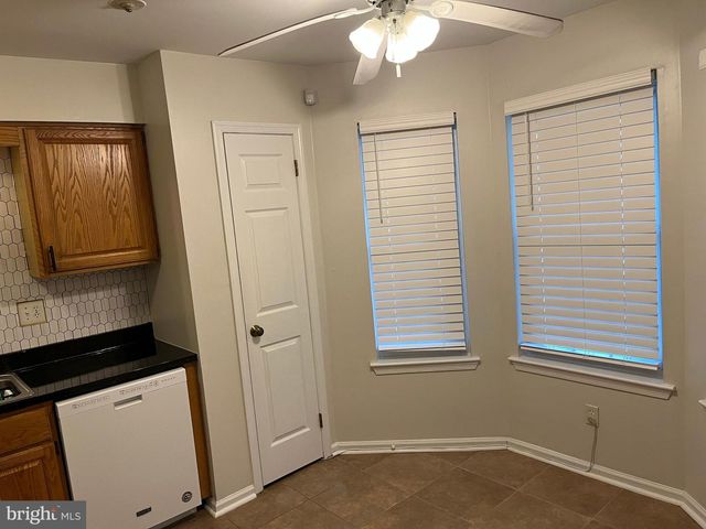 32 WYCKWOOD CT, Newtown, PA 18940