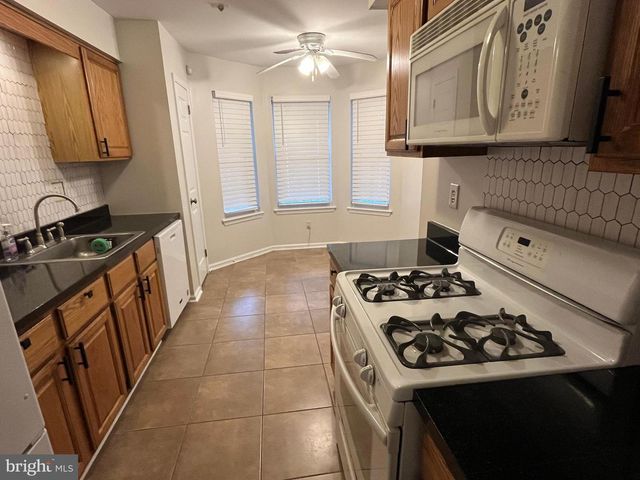 32 WYCKWOOD CT, Newtown, PA 18940