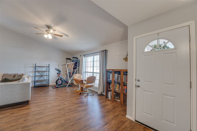 210 Wilshire Drive, Glenn Heights, TX 75154