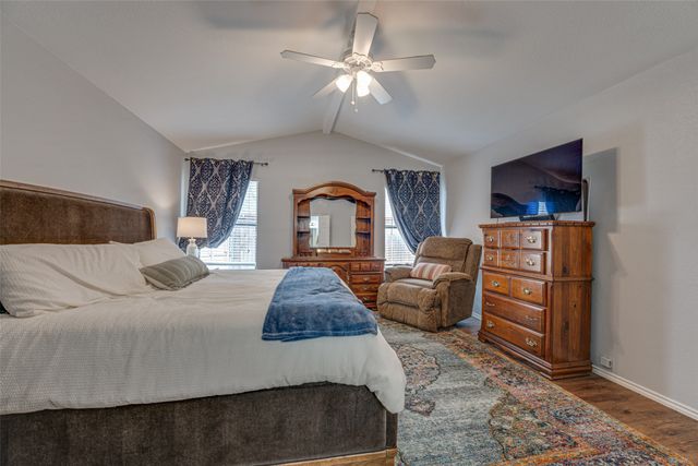 210 Wilshire Drive, Glenn Heights, TX 75154