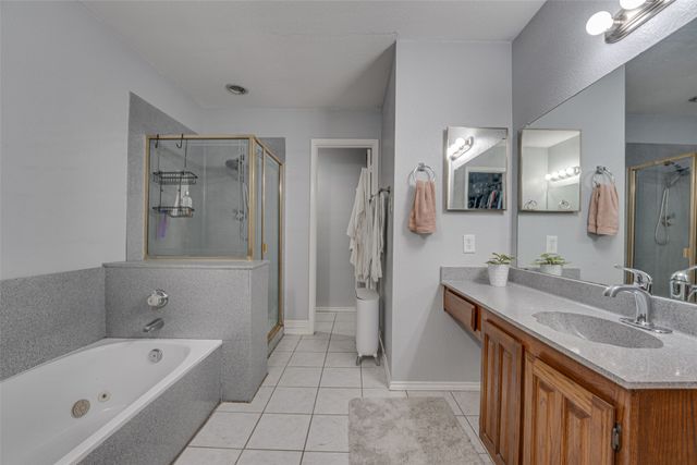 210 Wilshire Drive, Glenn Heights, TX 75154