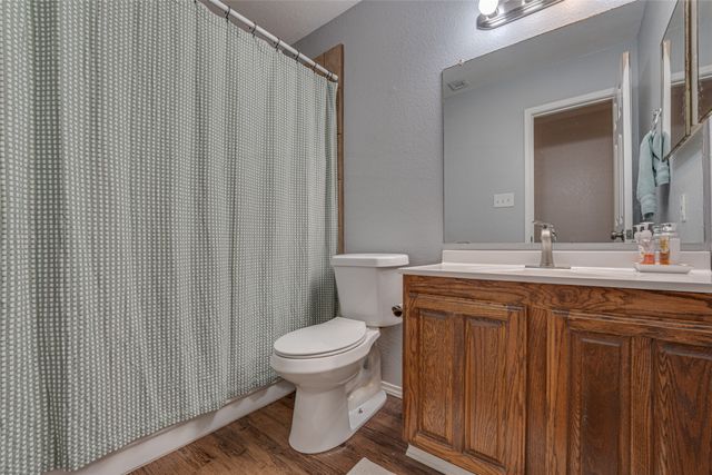 210 Wilshire Drive, Glenn Heights, TX 75154