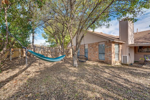 210 Wilshire Drive, Glenn Heights, TX 75154