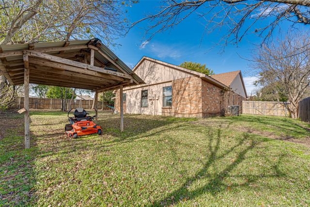 210 Wilshire Drive, Glenn Heights, TX 75154