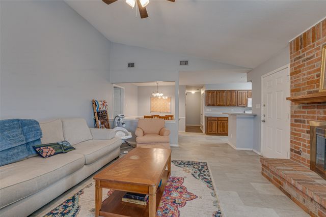 210 Wilshire Drive, Glenn Heights, TX 75154