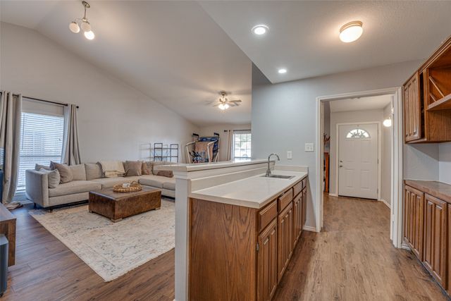 210 Wilshire Drive, Glenn Heights, TX 75154